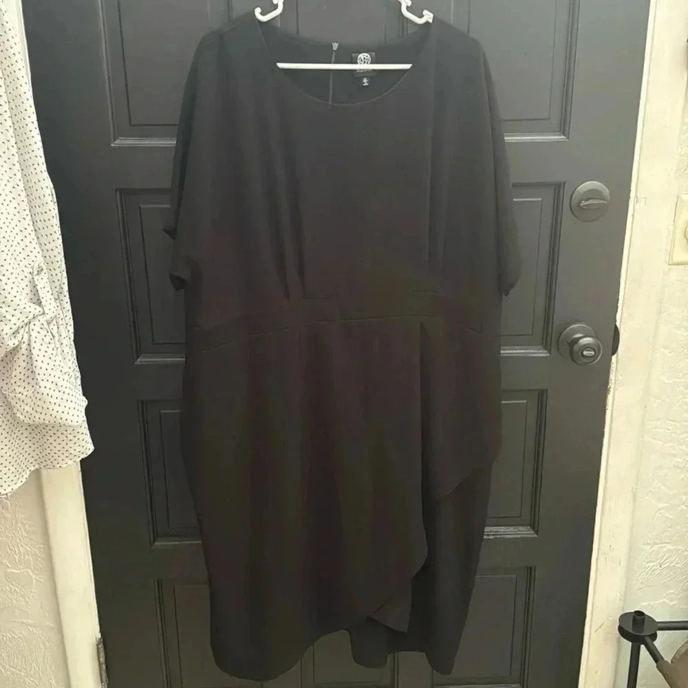 2x Black Dress